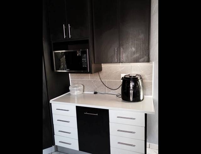 4 BEDROOM HOUSE FOR SALE IN PRETORIA GARDENS